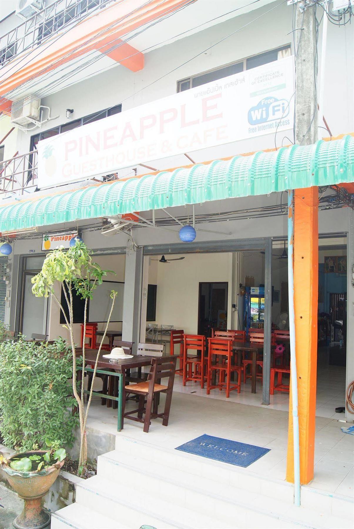 Pineapple Guesthouse Phuket Exterior photo