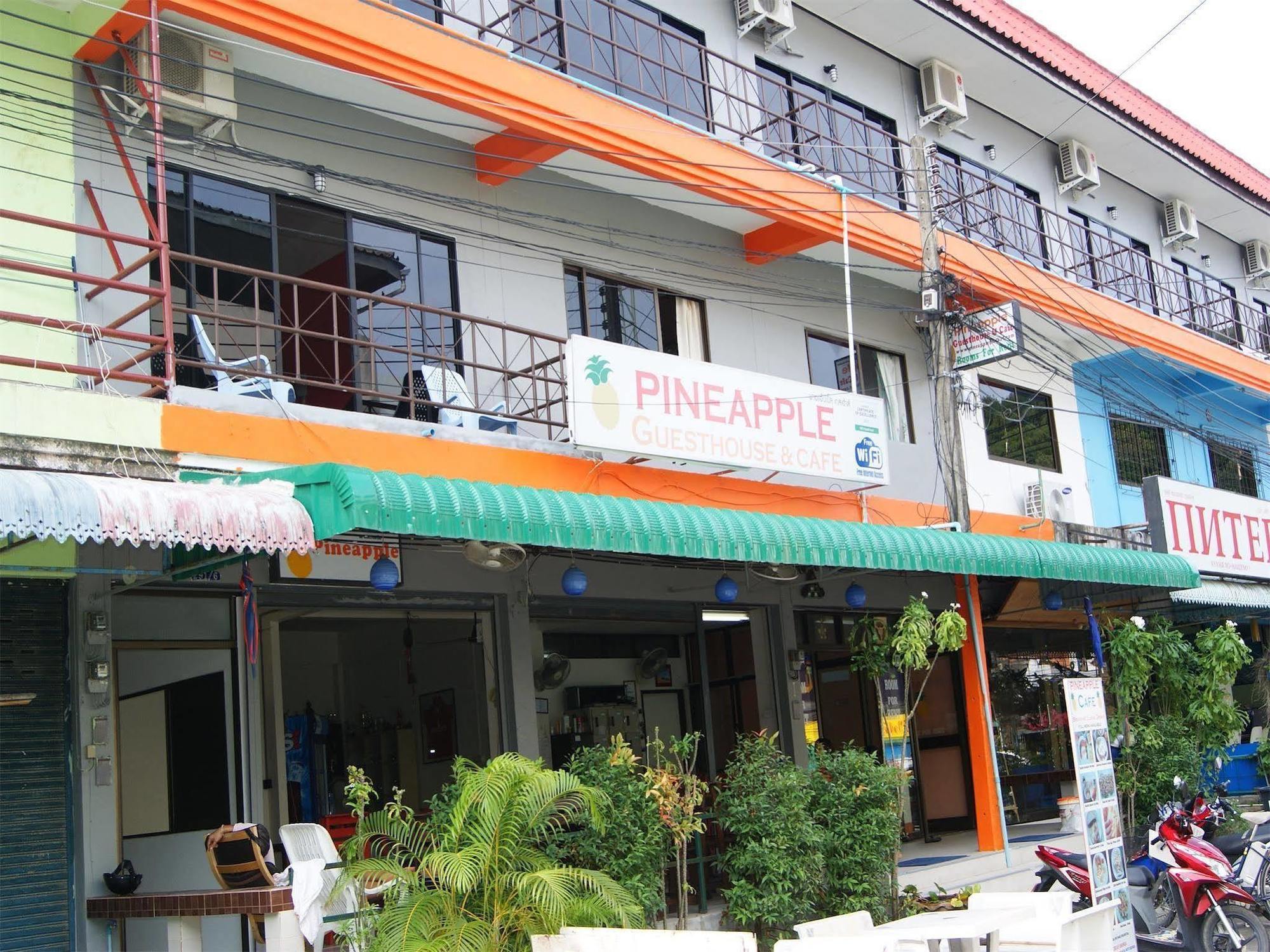 Pineapple Guesthouse Phuket Exterior photo